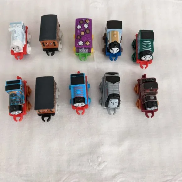 Ten (10) Thomas the Train Minis - Picture 2 of 5